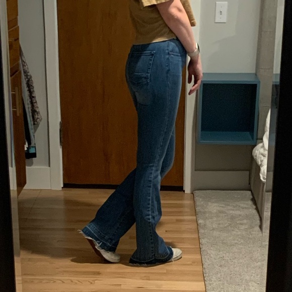 Kendall & Kylie Bell Bottom Jeans - Picture 10 of 10